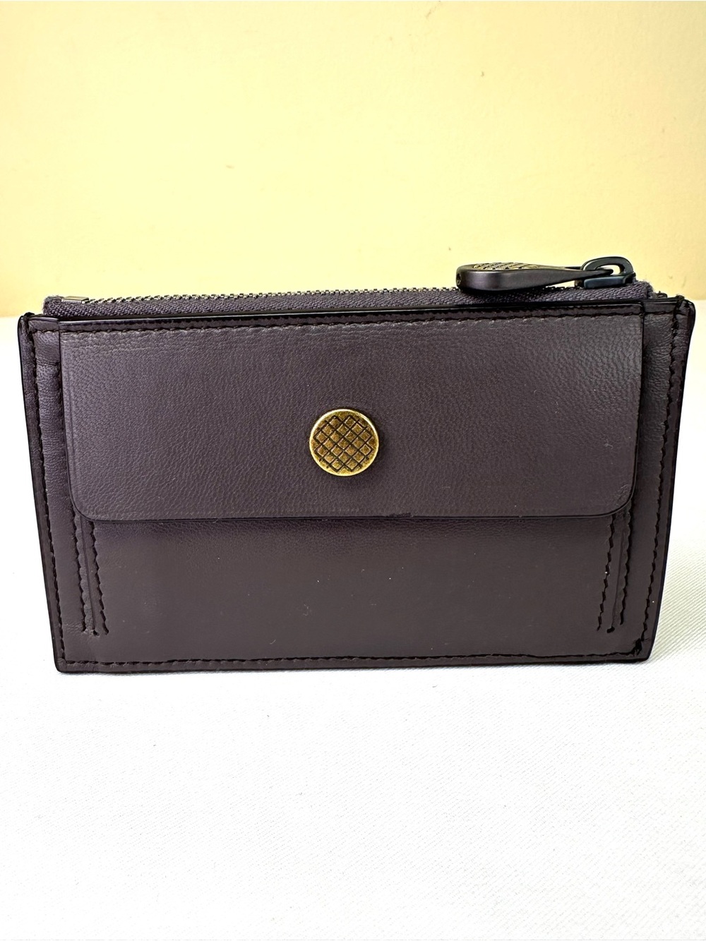 Bottega Veneta Intrecciato leather card deep brown case woven brass   button